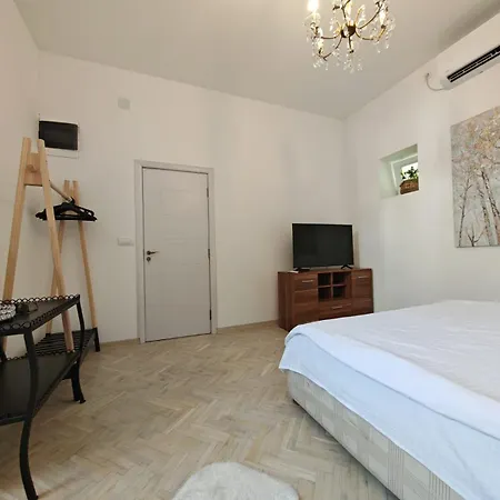 Sweet In Center * Belgrad